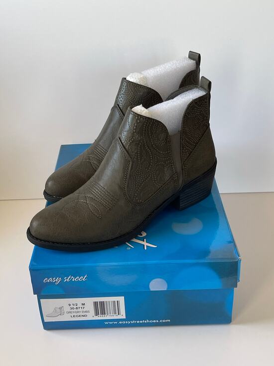 easy street Shoes - NIB Easy Street Legend Women's Ankle Boots Grey Size 9.5 M